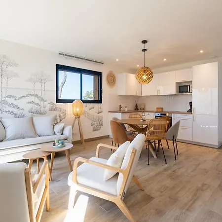 Les De Julie Au Domaine Des Muses