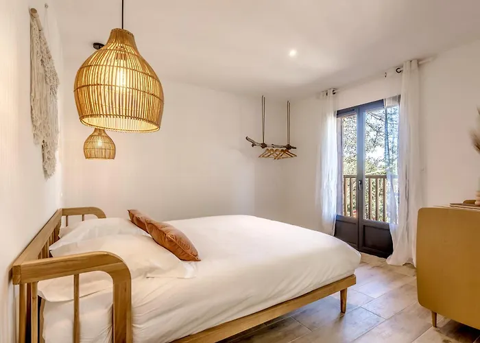 Les De Julie Au Domaine Des Muses